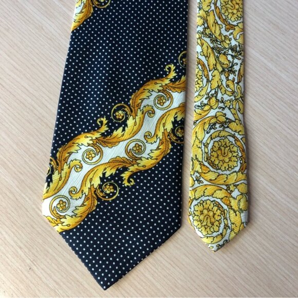 Vintage Gianni Versace 100% Silk Baroque Filigree Navy & Gold Tie - Picture 3 of 10